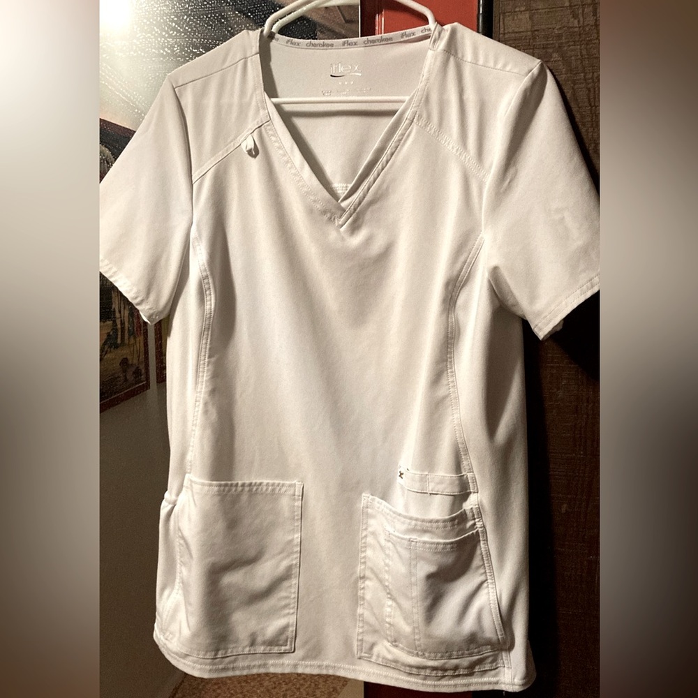 White scrub top, Cherokee iflex medium